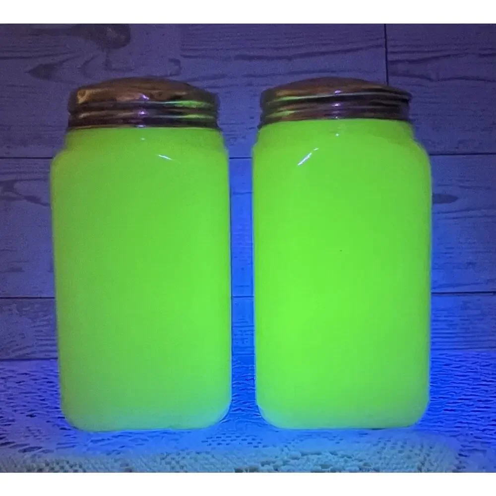 Vintage McKee Yellow Custard Uranium Glass Shaker Set Of 2 w/lids Art Deco 1930s